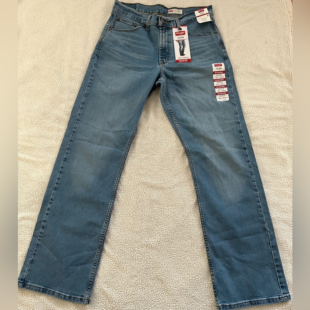 NWT Wrangler Relaxed Fit Bootcut Jeans 32x32